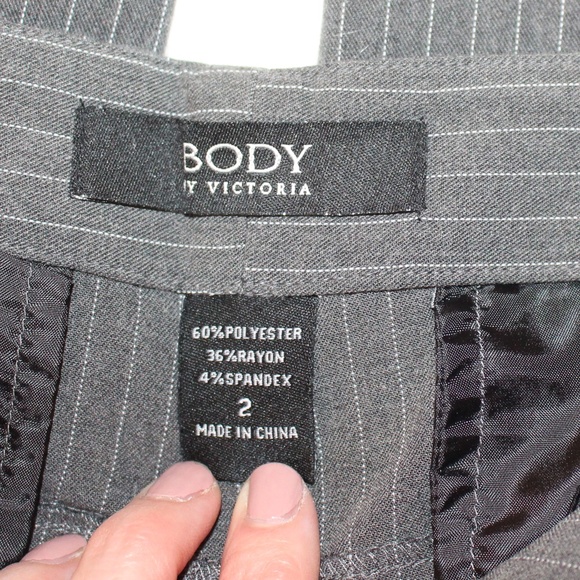 Body by Victoria, gray and white pinstriped belted pants - Picture 6 of 6